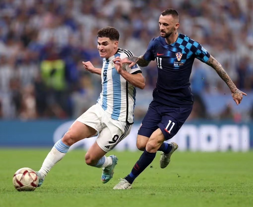 万博manbetx官网-阿韦尔联赛中踢出亮眼表现取得胜利的是谁